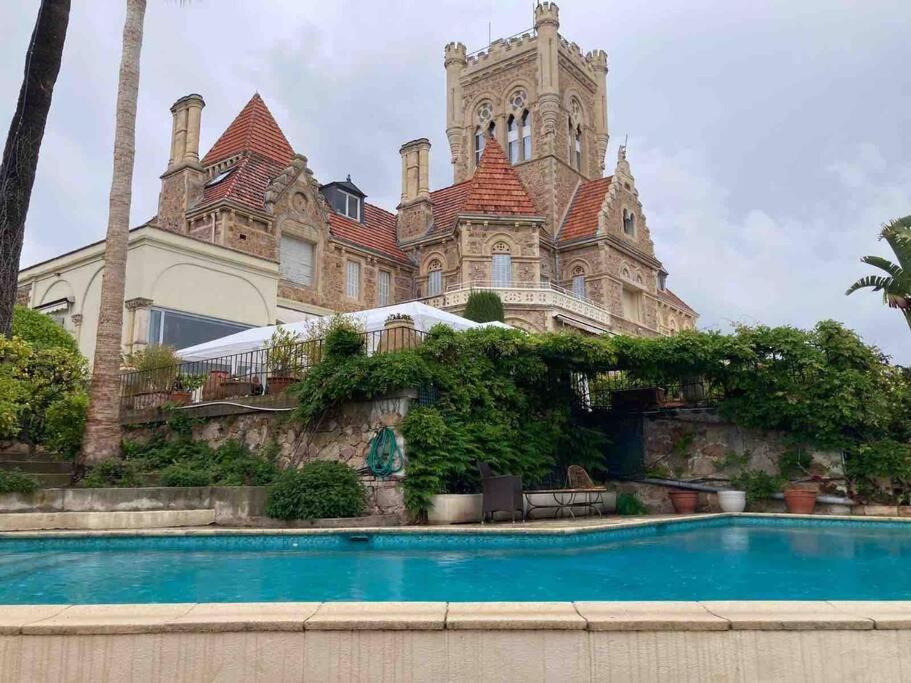 Apartment Luxury 4 Bedrooms In *
