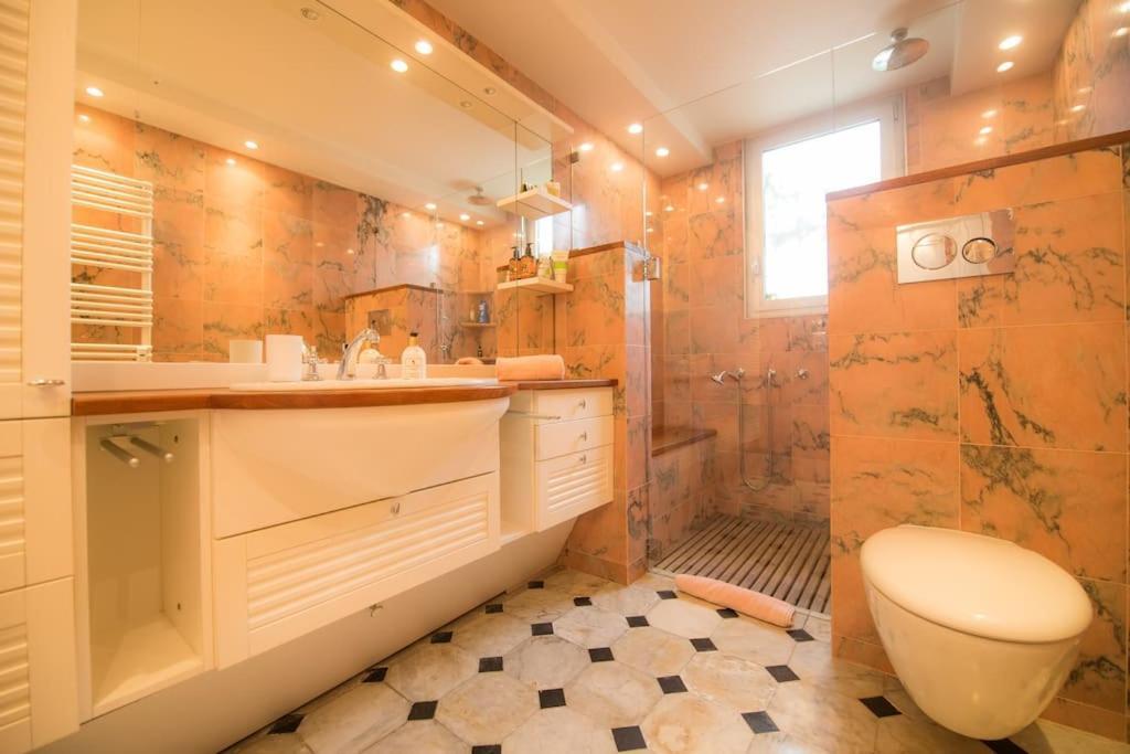 Apartment Luxury 4 Bedrooms In