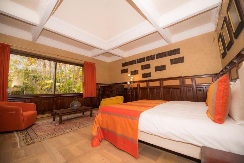 Luxury 4 Bedrooms In