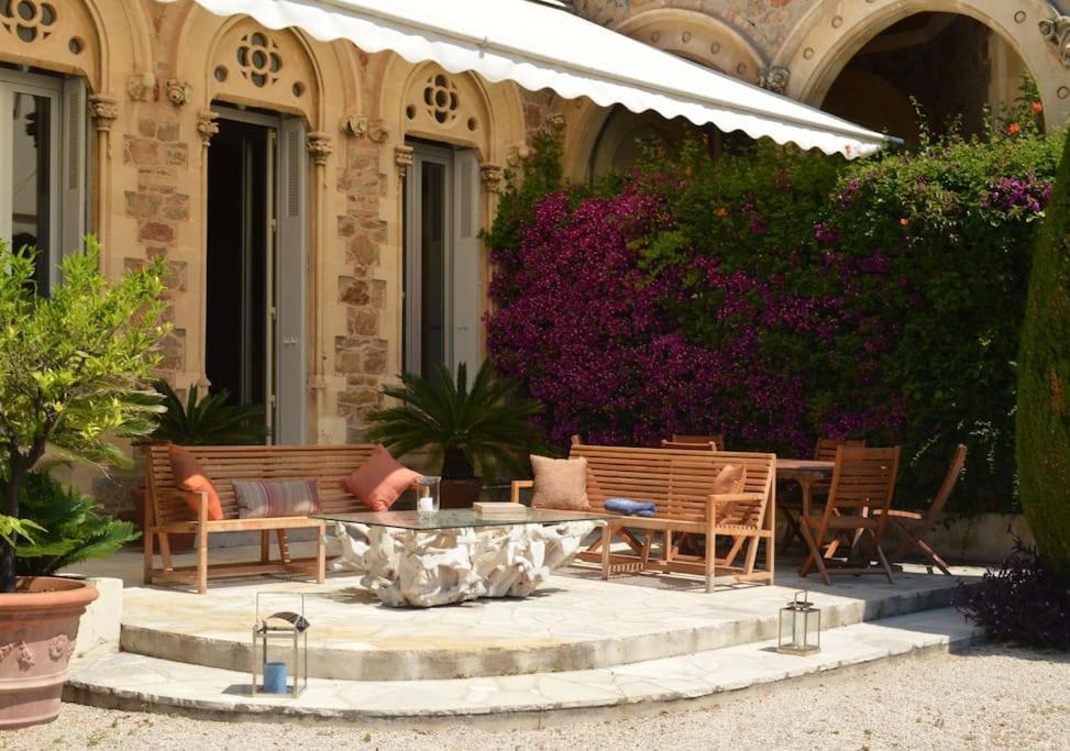 Luxury 4 Bedrooms In Apartment *