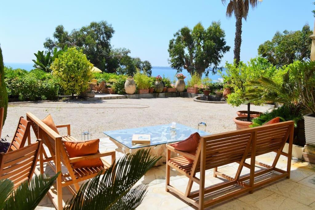 Luxury 4 Bedrooms In Apartment *