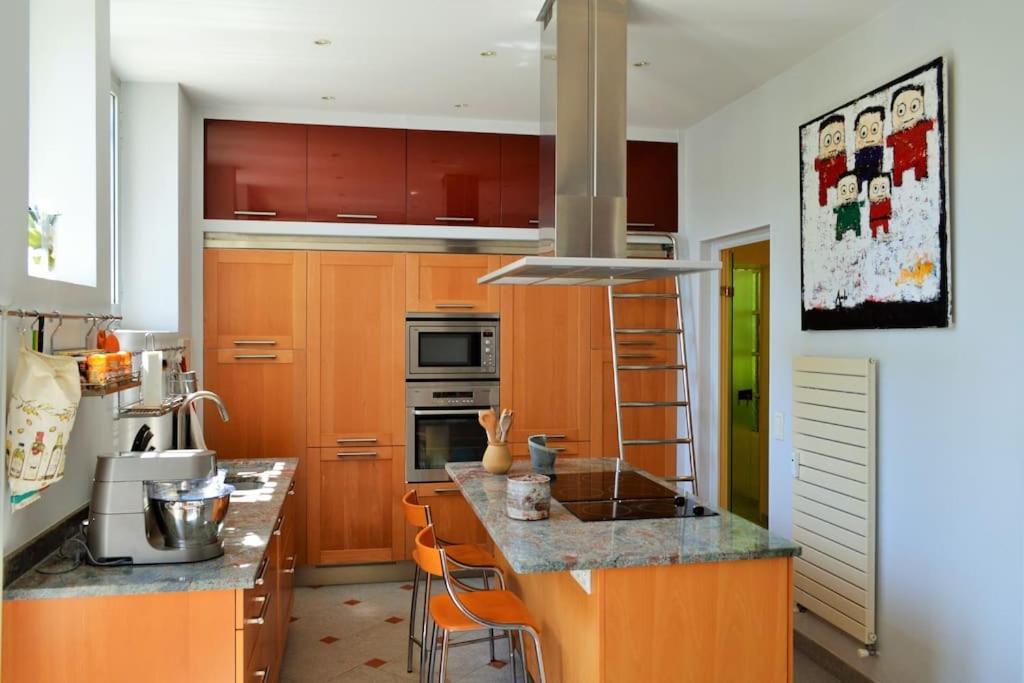 Luxury 4 Bedrooms In