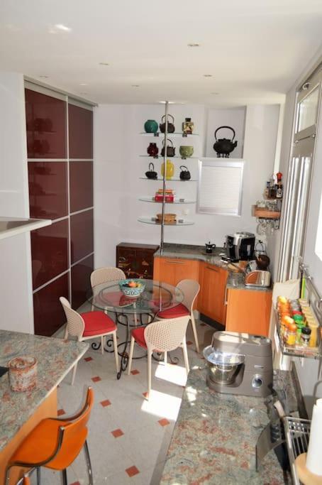 Apartment Luxury 4 Bedrooms In